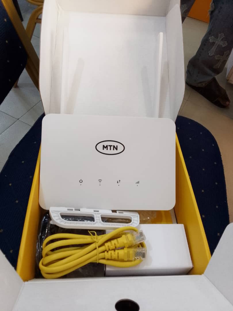 MTN ZLT S20 4G Broadband Router + 50gb and 2000mah Bowerbank