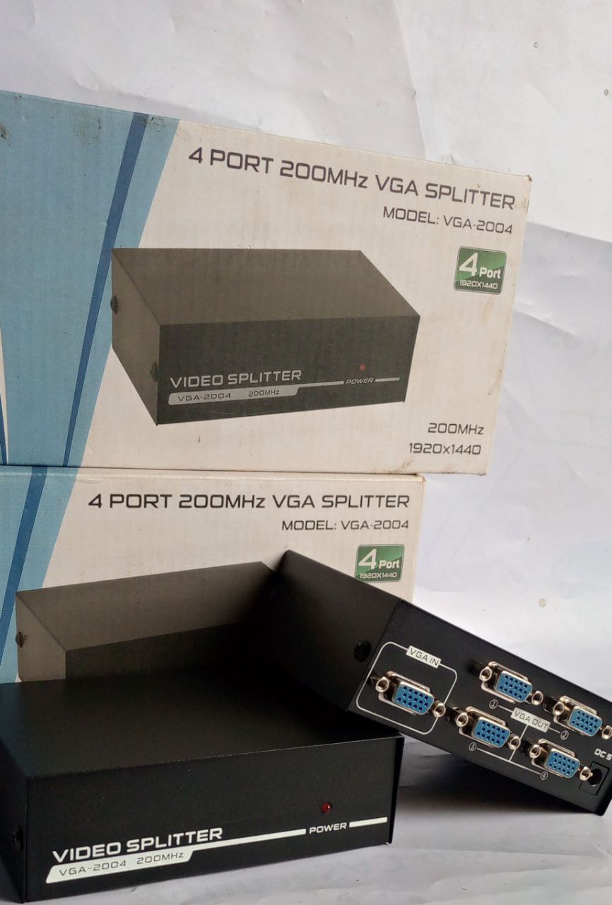 VGA-2004 4 PORT SPLITER