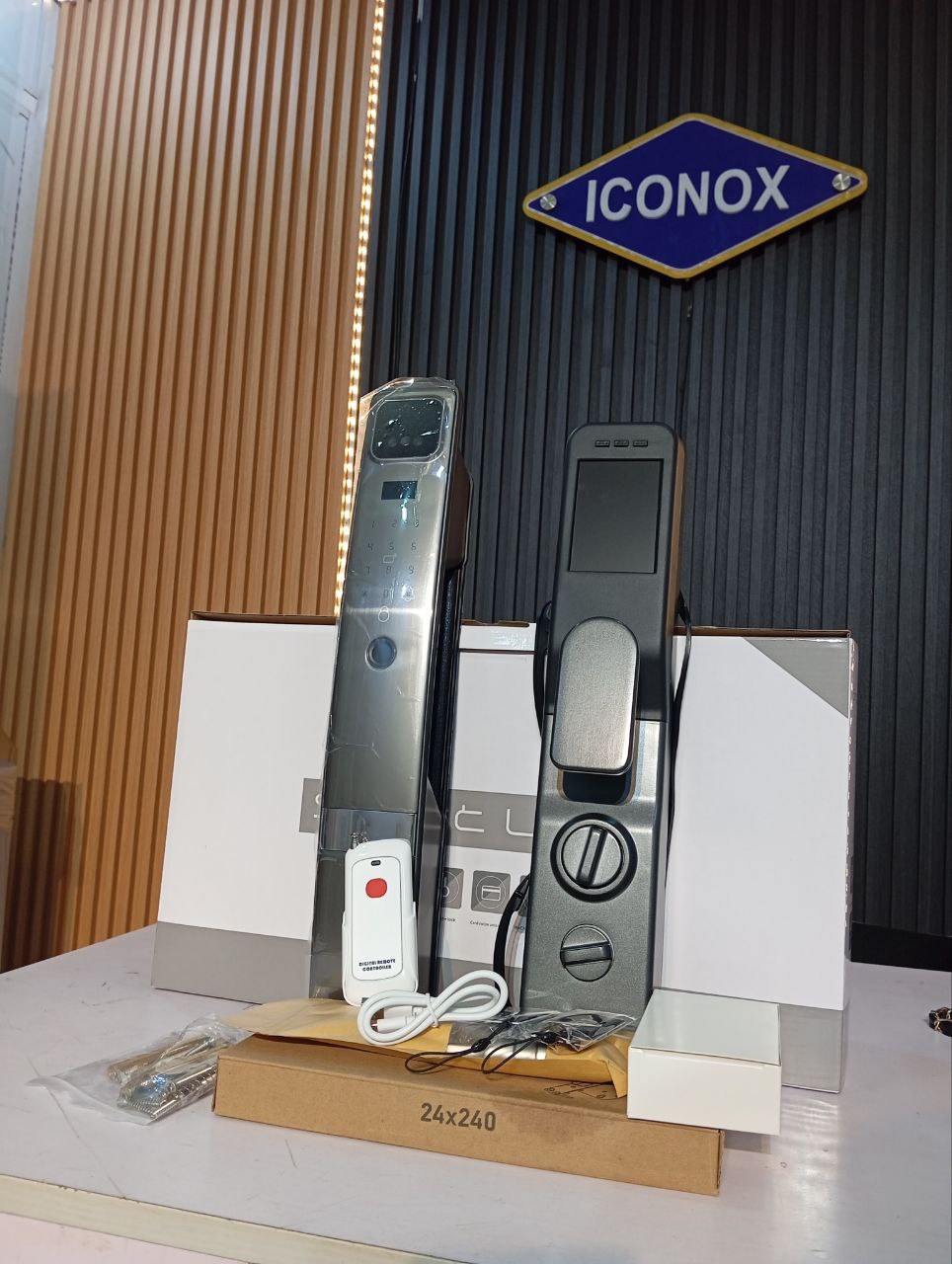 Tuya Smart Lock with fingerprint, password and remote control
